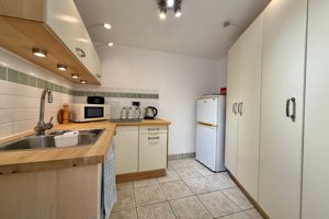 Garden Kitchen- click for photo gallery